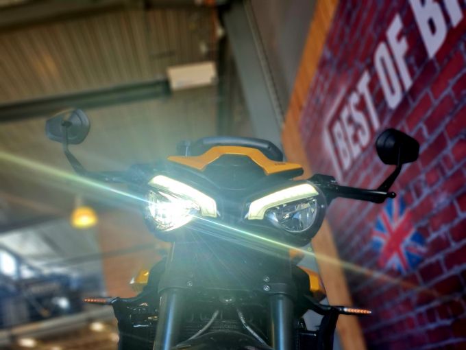 TRIUMPH STREET TRIPLE 765 RS 4