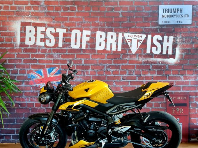 TRIUMPH STREET TRIPLE 765 RS 4