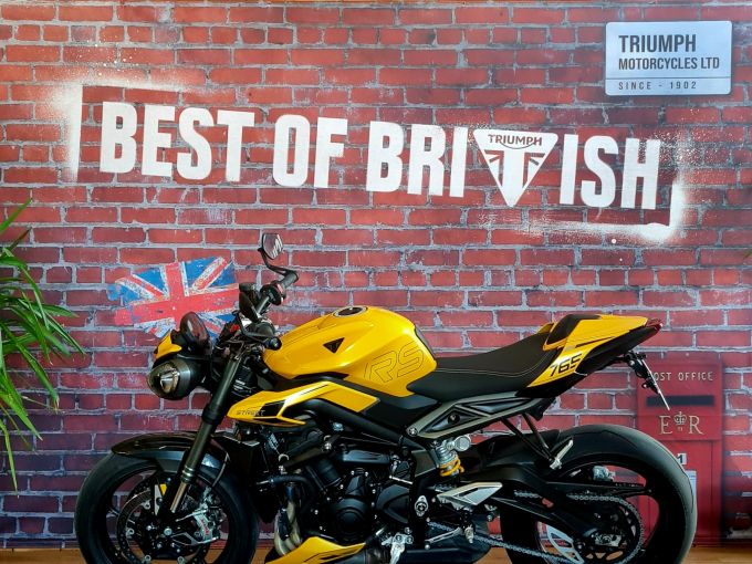 TRIUMPH STREET TRIPLE 765 RS 4