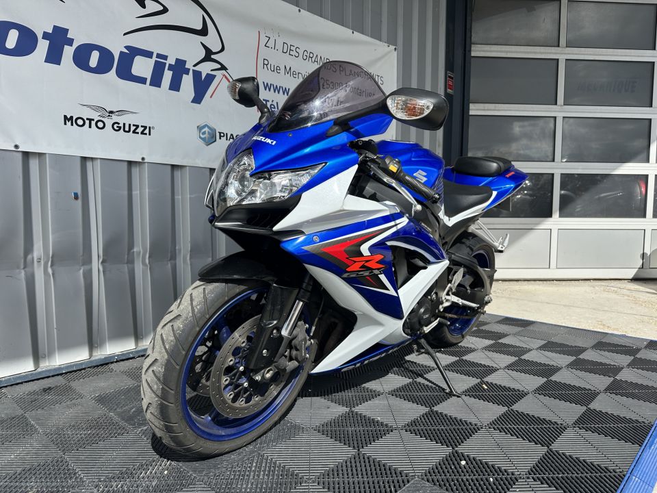 SUZUKI GSX-R 750 4