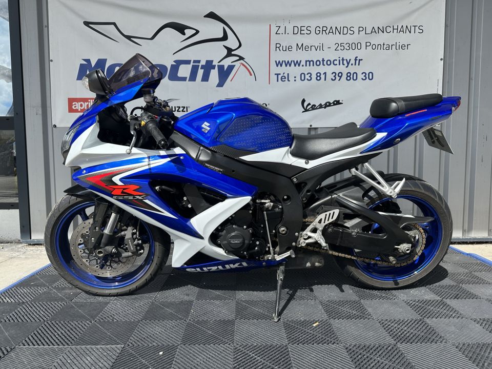 SUZUKI GSX-R 750 4