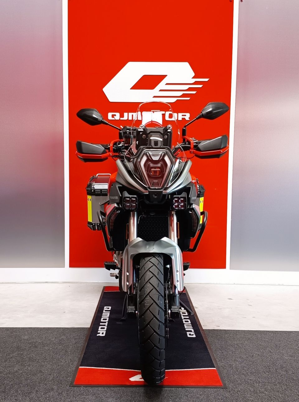 QJ MOTOR SRT 600 SX 4