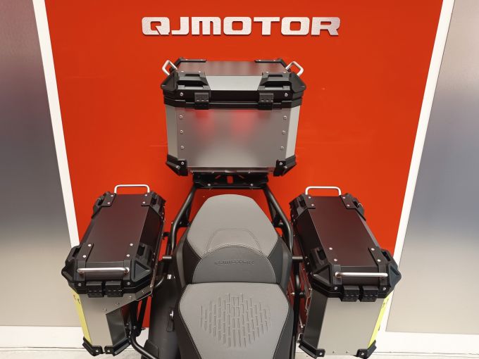 QJ MOTOR SRT 600 SX 4