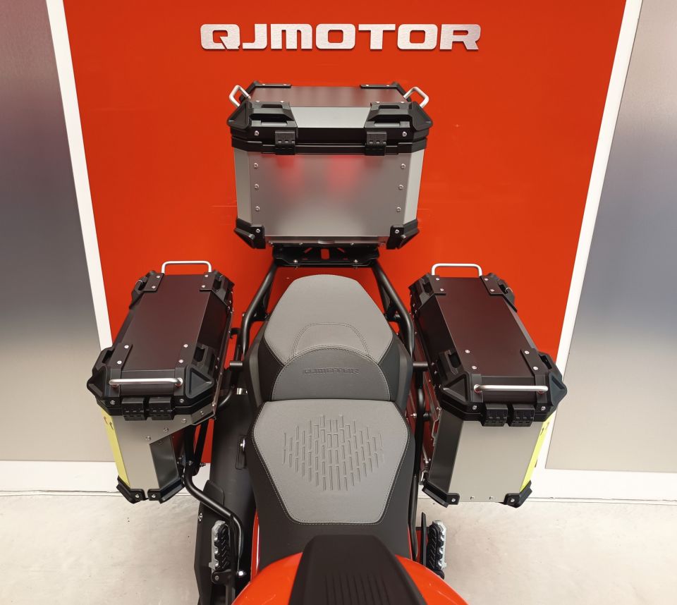 QJ MOTOR SRT 600 SX 4