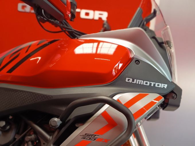 QJ MOTOR SRT 600 SX 4
