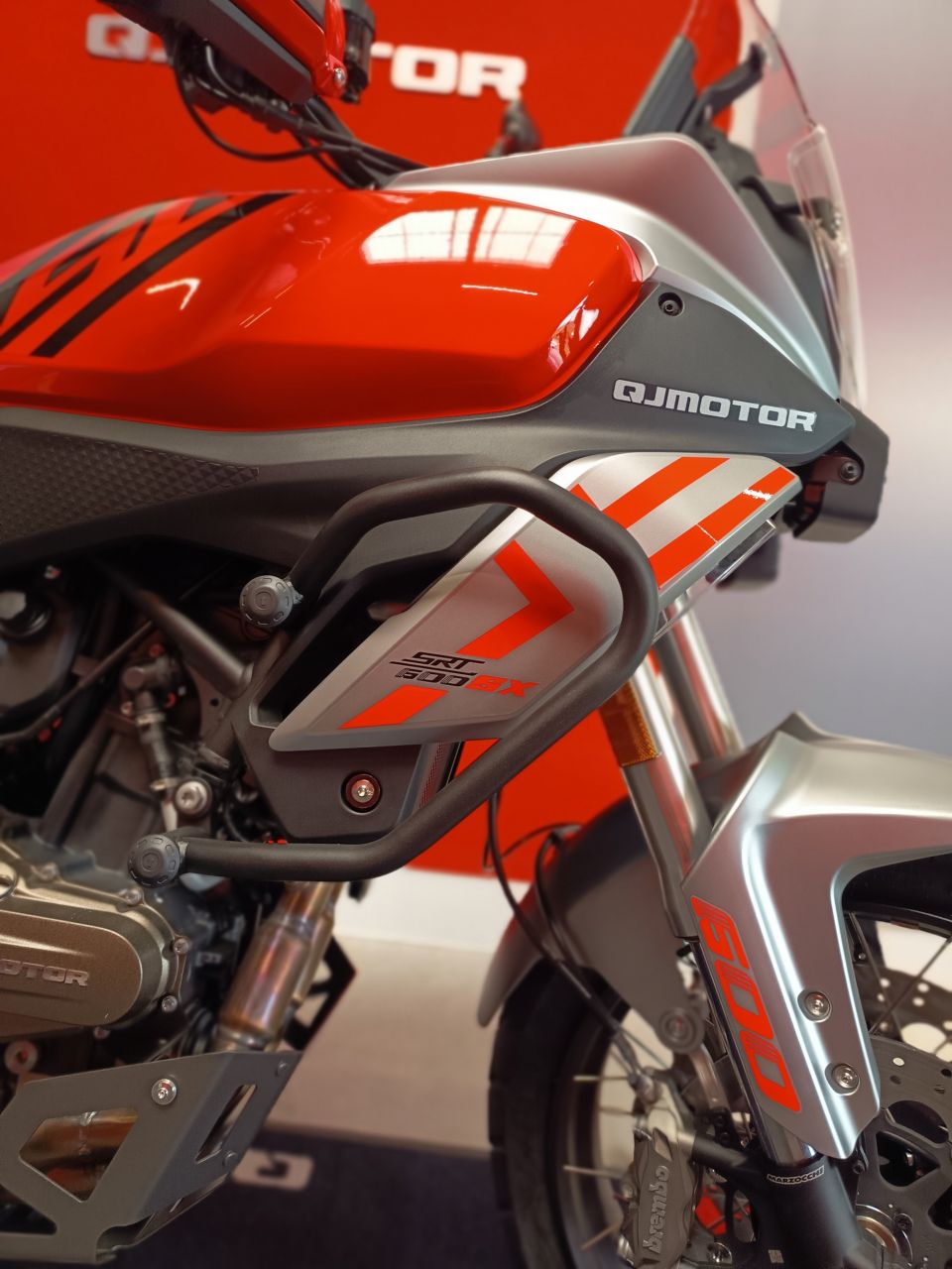 QJ MOTOR SRT 600 SX 4