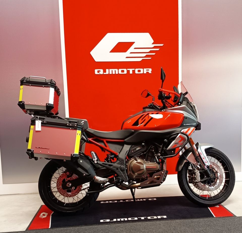 QJ MOTOR SRT 600 SX 4