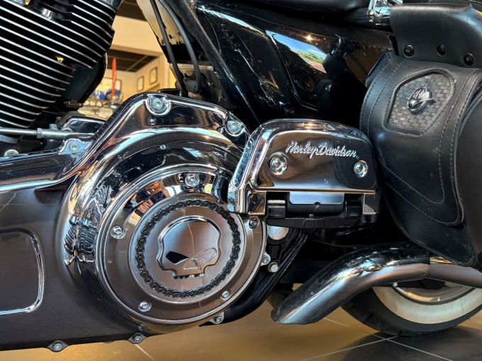 HARLEY-DAVIDSON TOURING ROAD KING 1584 CLASSIC 4