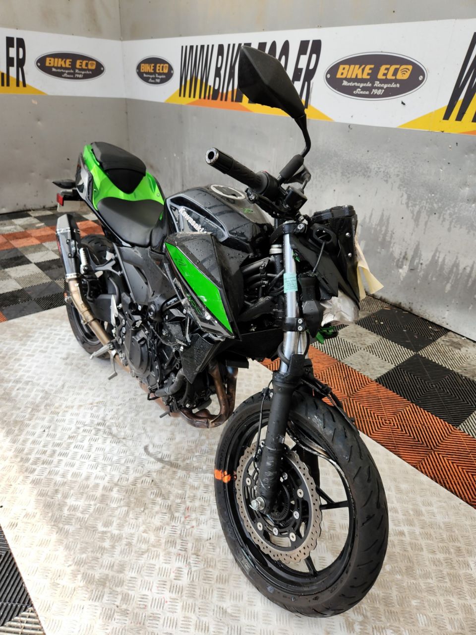 KAWASAKI Z400 4