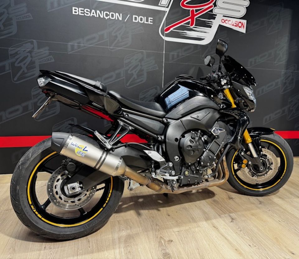 YAMAHA FZ8 4