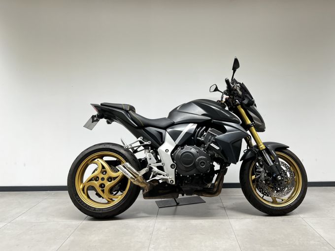 HONDA CB 1000 R 4