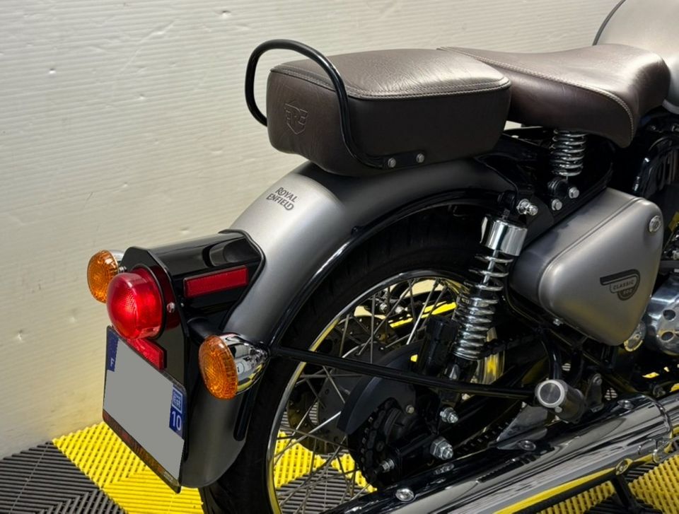 ROYAL ENFIELD CLASSIC 4