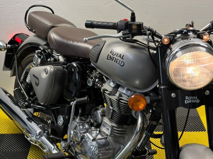 ROYAL ENFIELD CLASSIC 4