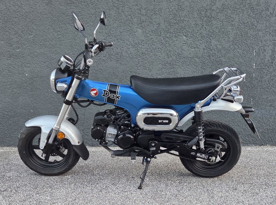 HONDA DAX ST 4
