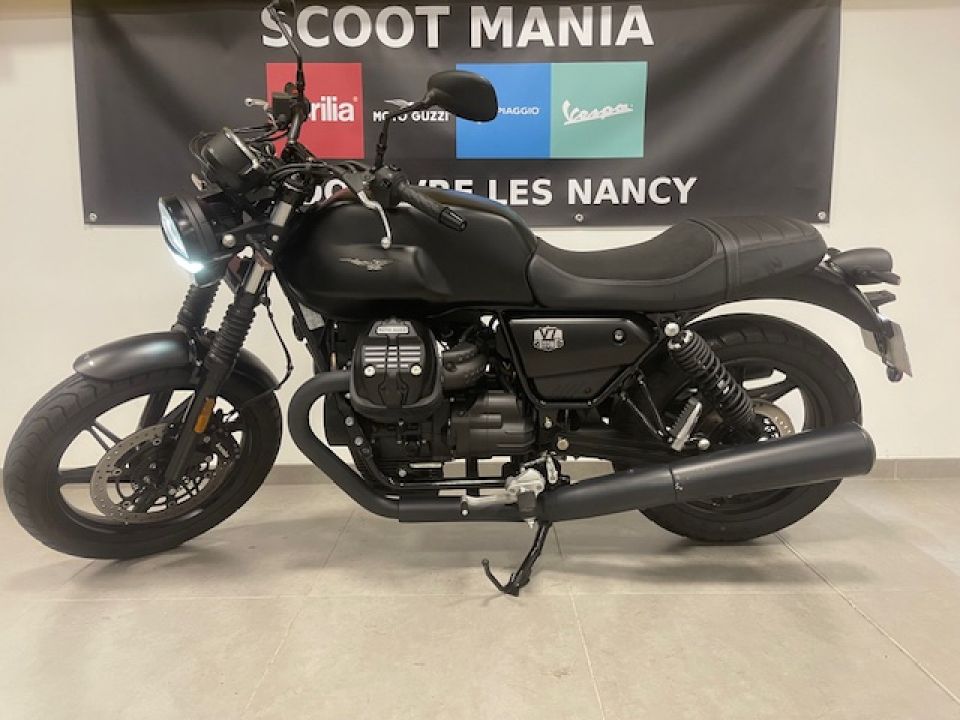 MOTO GUZZI V7 STONE 4