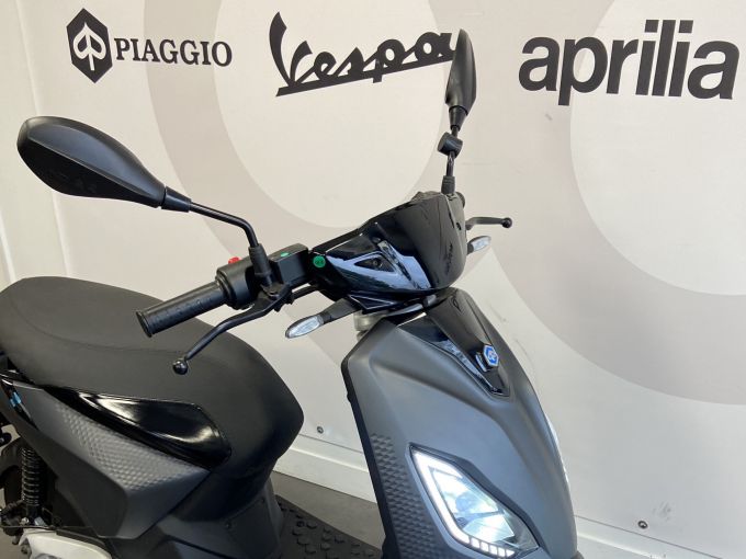 PIAGGIO 1 ACTIVE 4