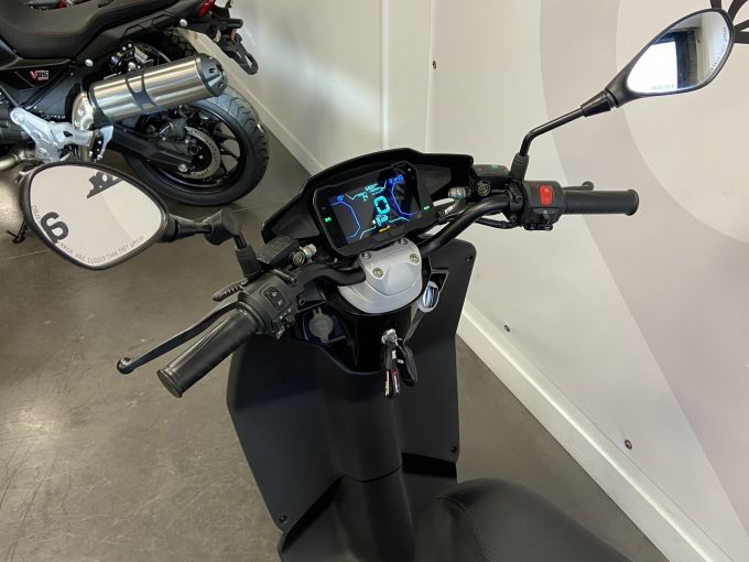 PIAGGIO 1 ACTIVE 4