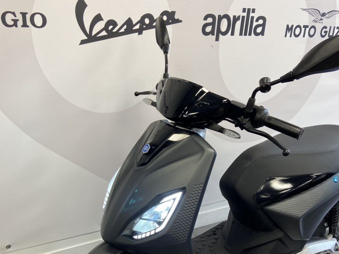 PIAGGIO 1 ACTIVE 4