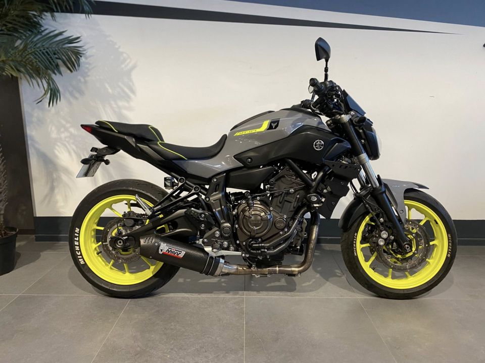 YAMAHA MT-07 (47.5CV) 4