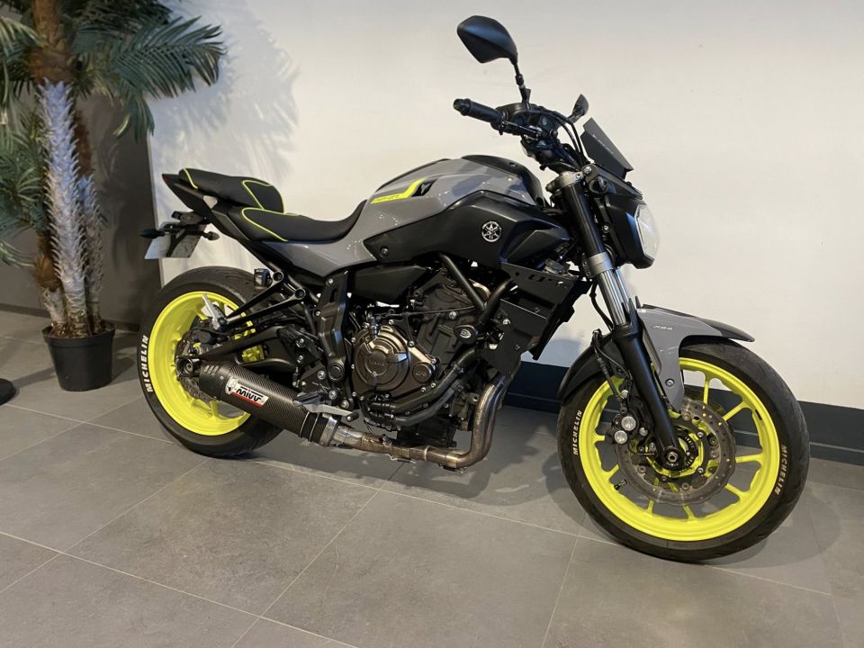 YAMAHA MT-07 (47.5CV) 4