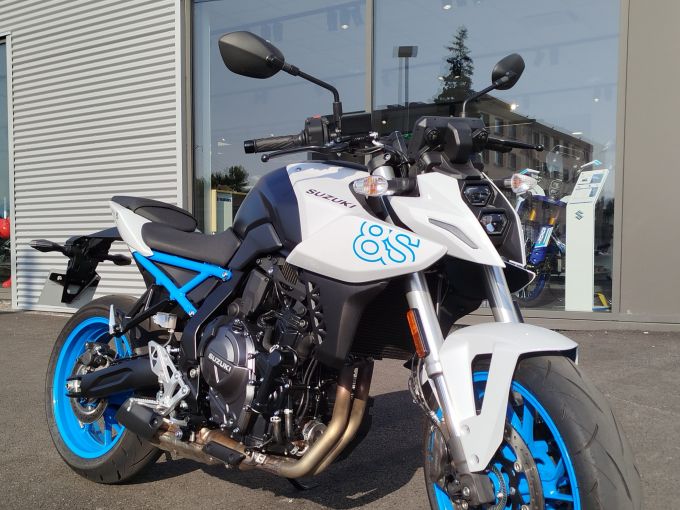 SUZUKI GSX-8S A2 4
