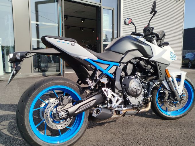 SUZUKI GSX-8S A2 4