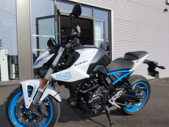 SUZUKI GSX-8S A2 4