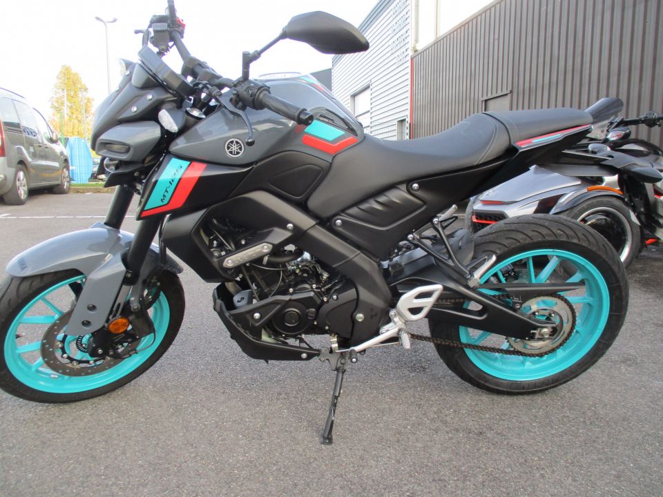 YAMAHA MT-125 ABS 4