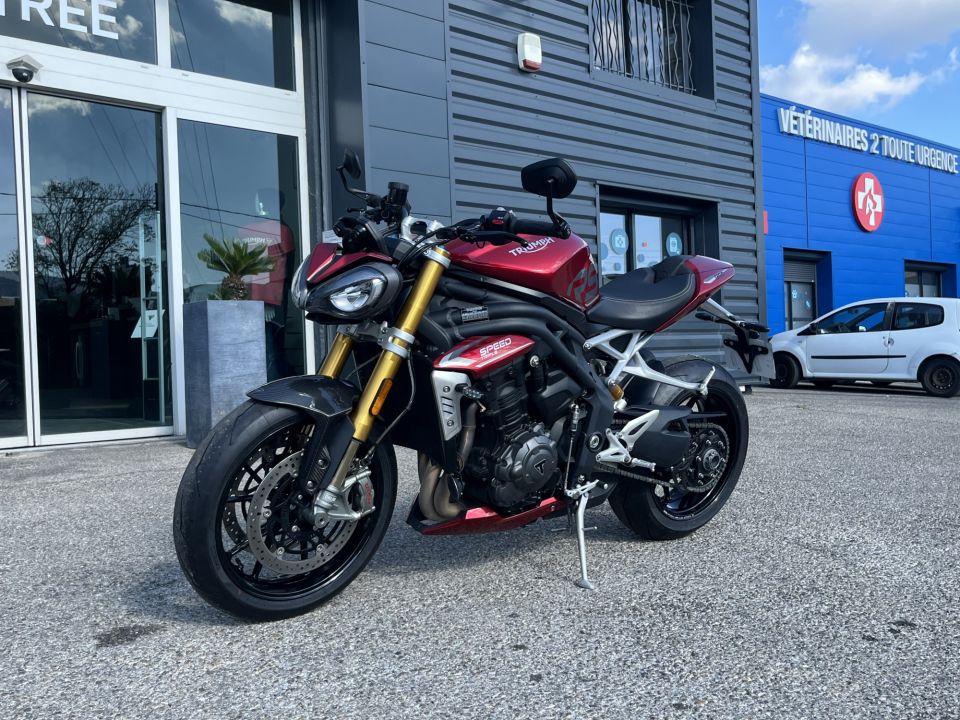 TRIUMPH SPEED TRIPLE 1200 RS 4