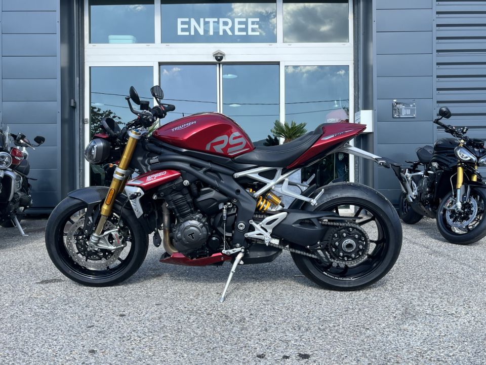 TRIUMPH SPEED TRIPLE 1200 RS 4