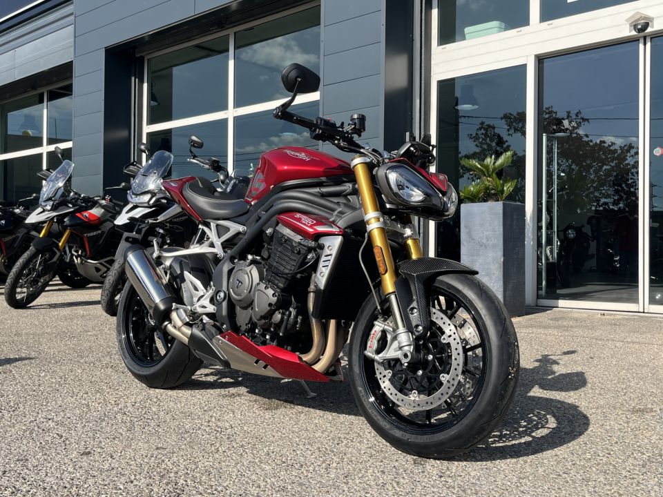 TRIUMPH SPEED TRIPLE 1200 RS 4
