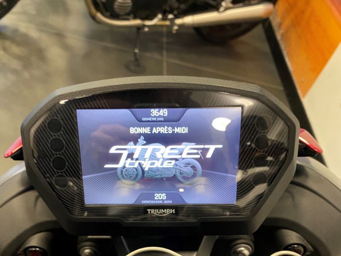 TRIUMPH STREET TRIPLE 765 RS 4