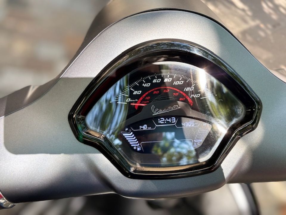 PIAGGIO GTS 125IE SUPER 4