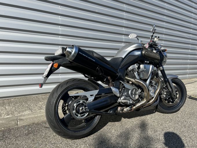 YAMAHA MT-01 4