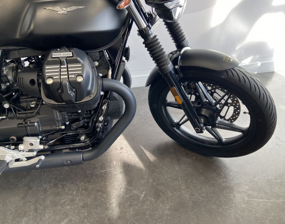 MOTO GUZZI V7 STONE 4