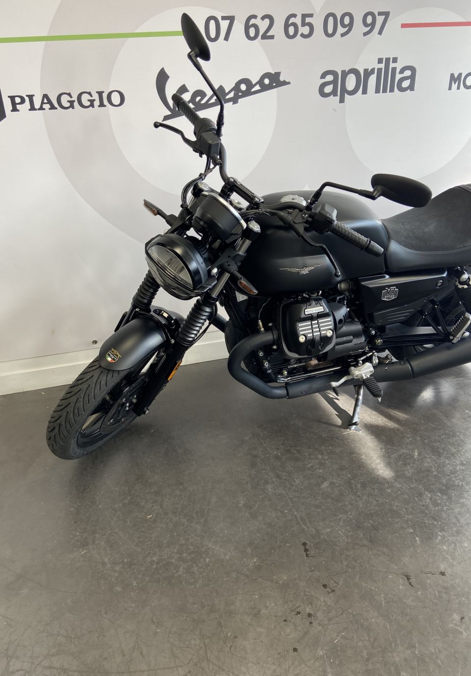 MOTO GUZZI V7 STONE 4