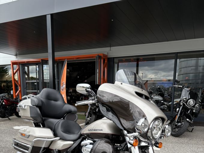 HARLEY-DAVIDSON TOURING ULTRA LIMITED 1745 LOW 4