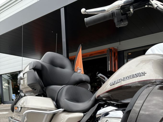 HARLEY-DAVIDSON TOURING ULTRA LIMITED 1745 LOW 4