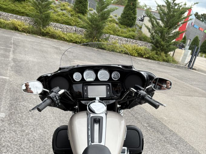 HARLEY-DAVIDSON TOURING ULTRA LIMITED 1745 LOW 4