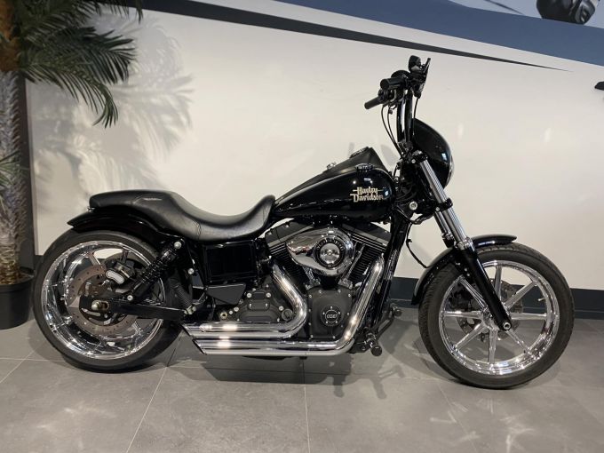 HARLEY-DAVIDSON DYNA STREET BOB 1690 4