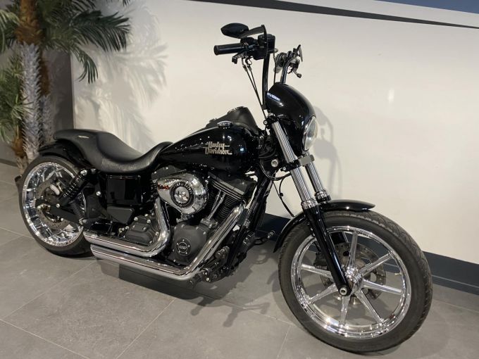 HARLEY-DAVIDSON DYNA STREET BOB 1690 4