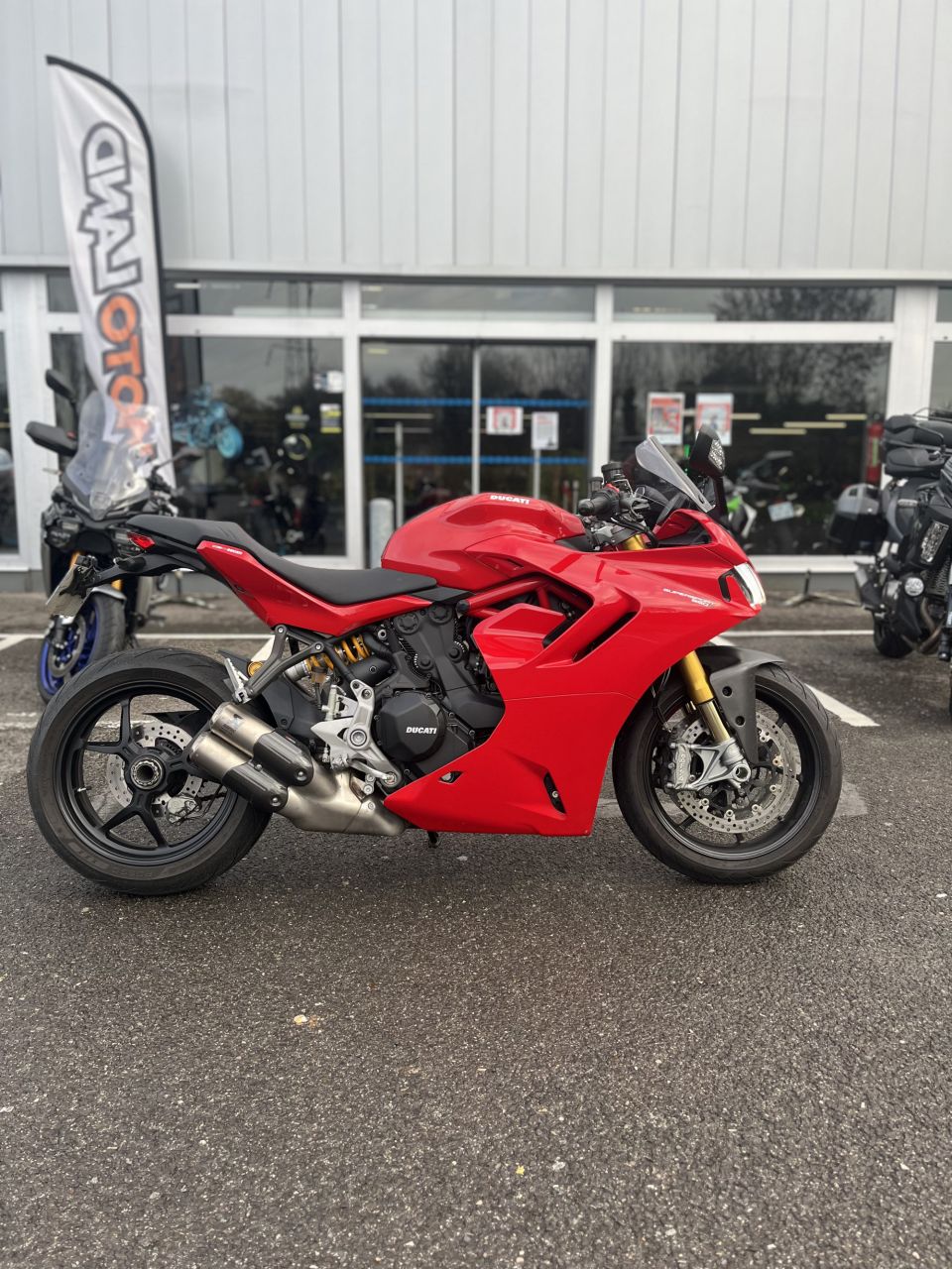 DUCATI SUPERSPORT 937 4