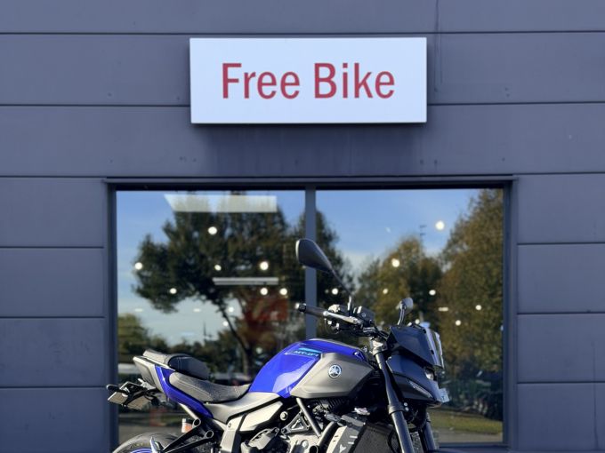 YAMAHA MT-07 Y-AMT 4
