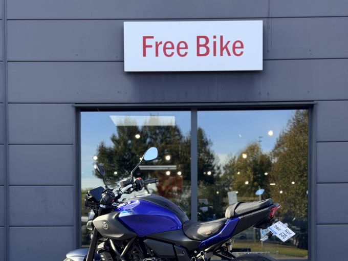 YAMAHA MT-07 Y-AMT 4