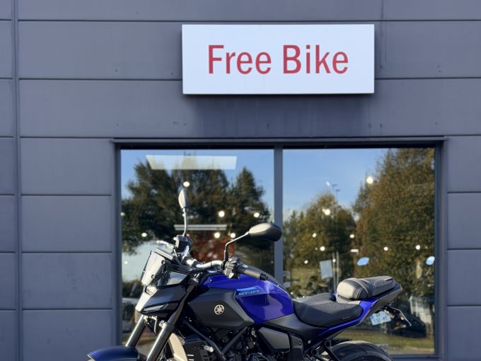 YAMAHA MT-07 Y-AMT 4