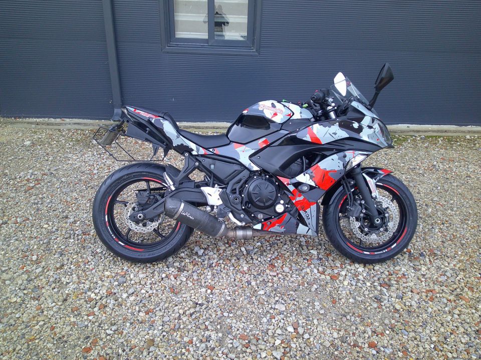 KAWASAKI NINJA 650 4