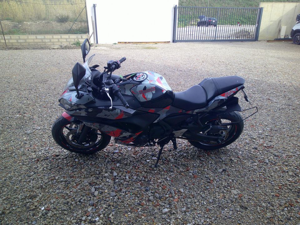 KAWASAKI NINJA 650 4