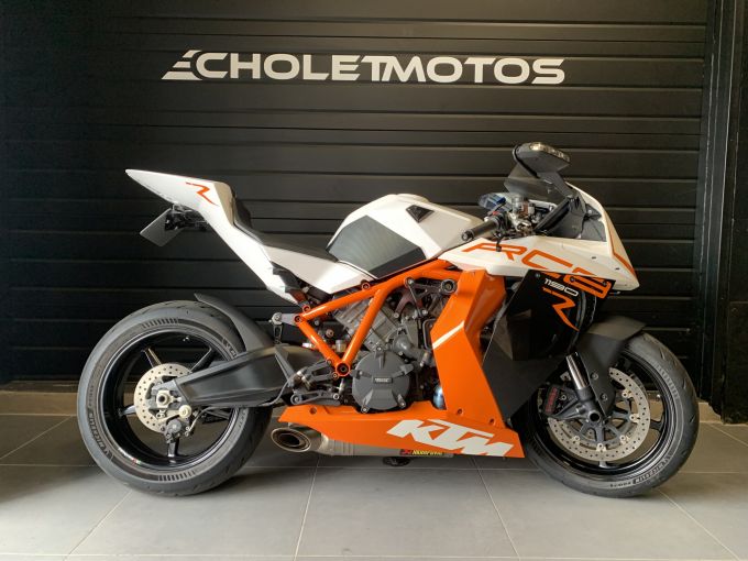 KTM RC8 R 4