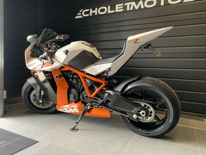 KTM RC8 R 4