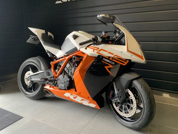 KTM RC8 R 4